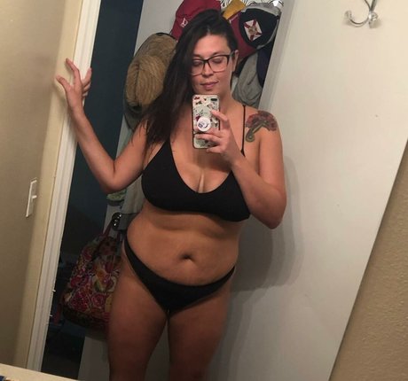 Photo nue de fuite OnlyFans de Tallnerdywoman