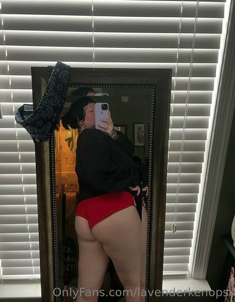 Photo nue de fuite OnlyFans de Lavenderkenopsi