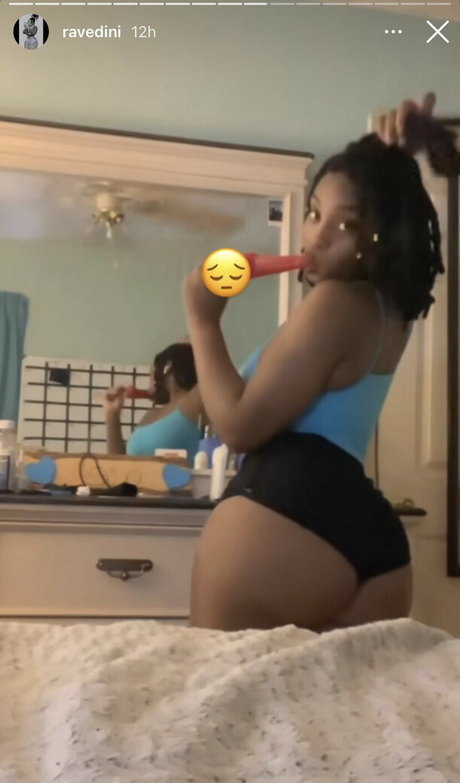 Photo nue de fuite OnlyFans de Ravedini