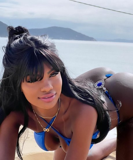 Photo nue de fuite OnlyFans de Livia Santana
