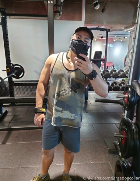 Photo nue de fuite OnlyFans de Largedogcollar