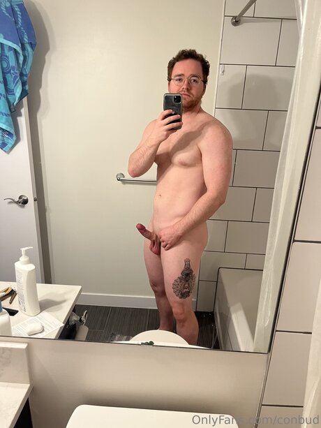 Photo nue de fuite OnlyFans de Conbud