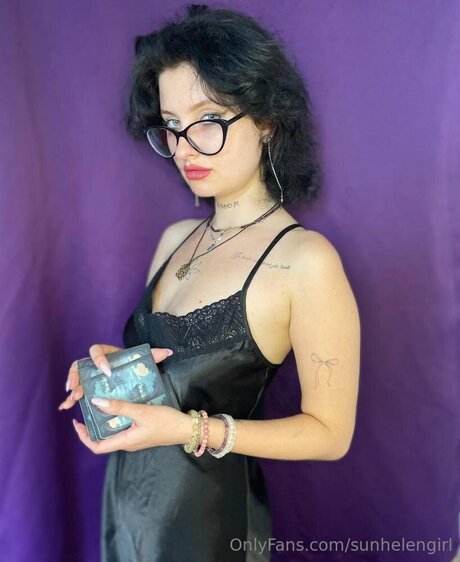 Photo nue de fuite OnlyFans de Sunhelengirl