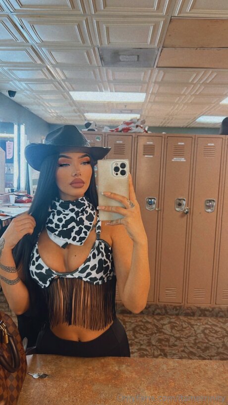 Photo nue de fuite OnlyFans de Itsmetrinity