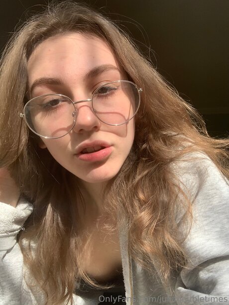 Photo nue de fuite OnlyFans de Juliadoubletimes