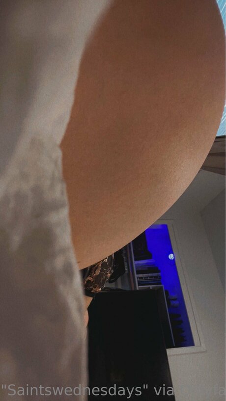 Photo nue de fuite OnlyFans de Saintswednesdays