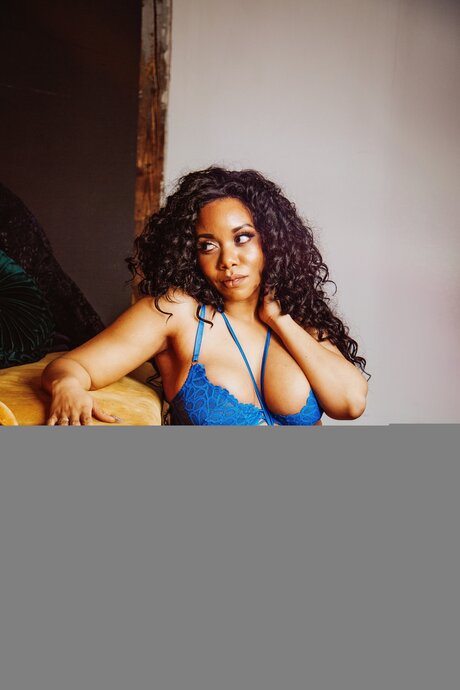 Photo nue de fuite OnlyFans de Hunnyeb