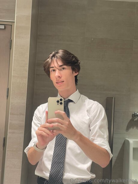 Photo nue de fuite OnlyFans de Tywalkerfree