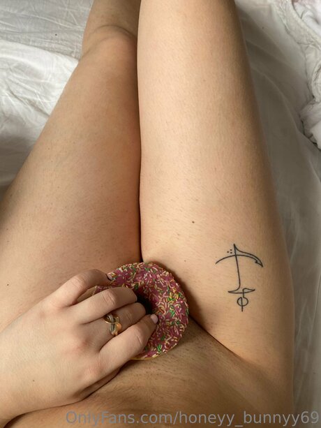 Photo nue de fuite OnlyFans de Honeyy Bunnyy69