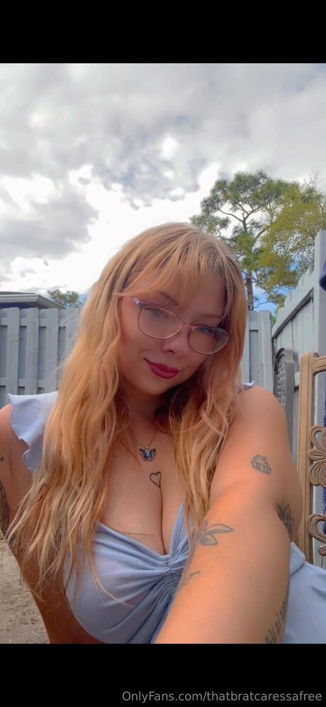 Photo nue de fuite OnlyFans de Thatbratcaressafree