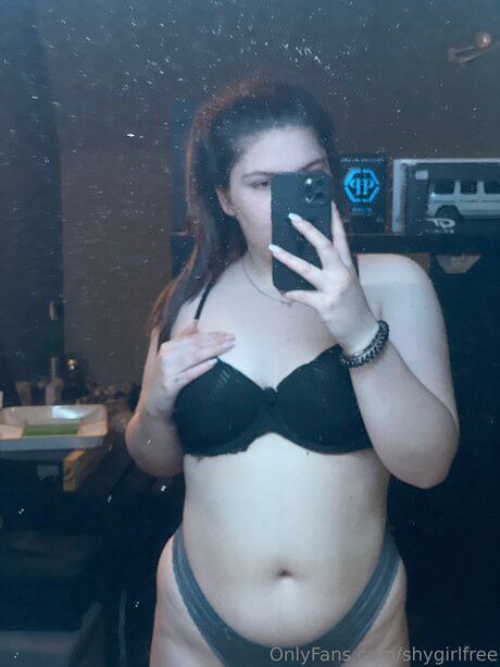 Photo nue de fuite OnlyFans de Shygirlfree