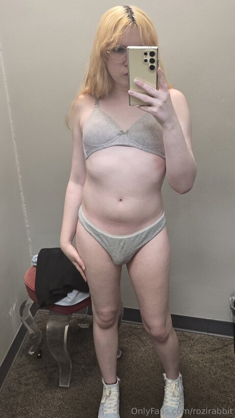 Photo nue de fuite OnlyFans de Rozirabbit