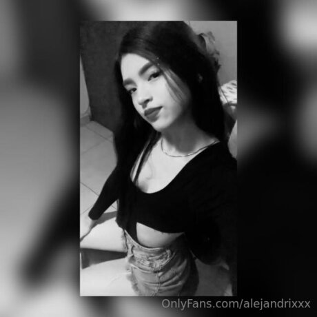 Photo nue de fuite OnlyFans de Alejandrixxx