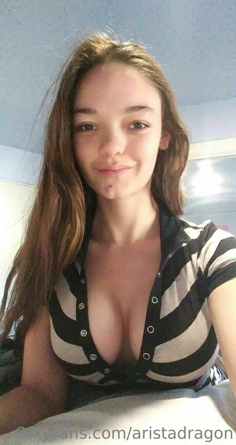 Photo nue de fuite OnlyFans de Aristadragon