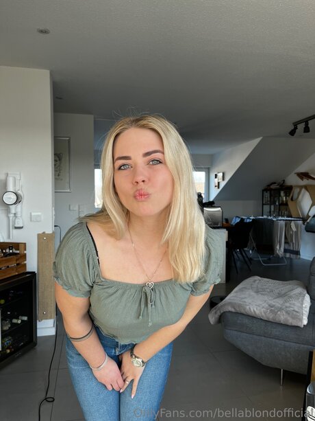 Bellablondofficial