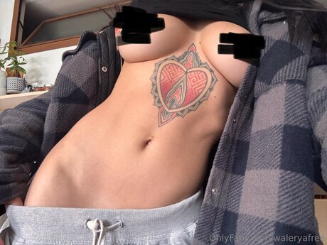 Photo nue de fuite OnlyFans de Waleryafree