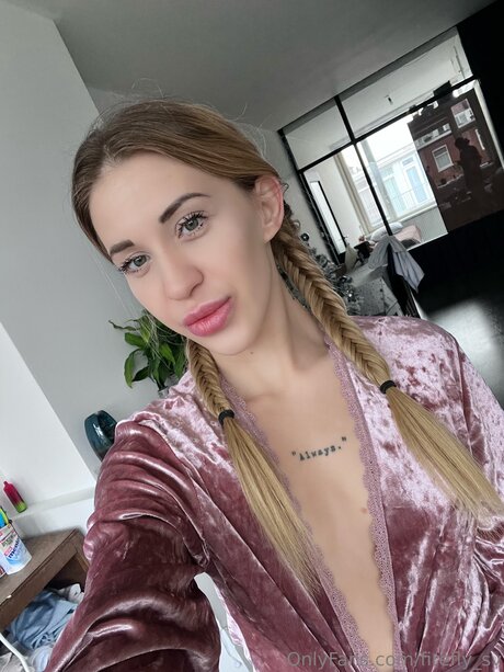 Photo nue de fuite OnlyFans de Firefly Sv