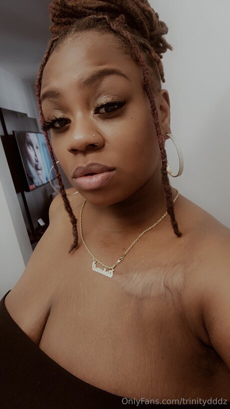 Photo nue de fuite OnlyFans de Trinitydddz