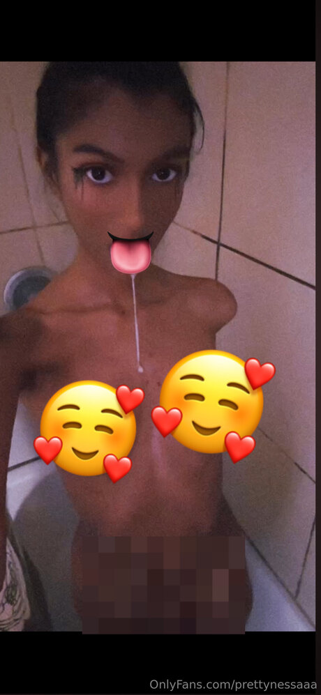 Photo nue de fuite OnlyFans de Prettynessaaa