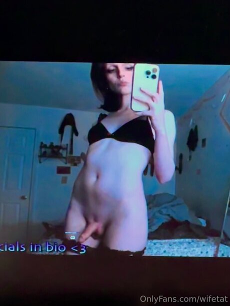 Photo nue de fuite OnlyFans de Wifetat