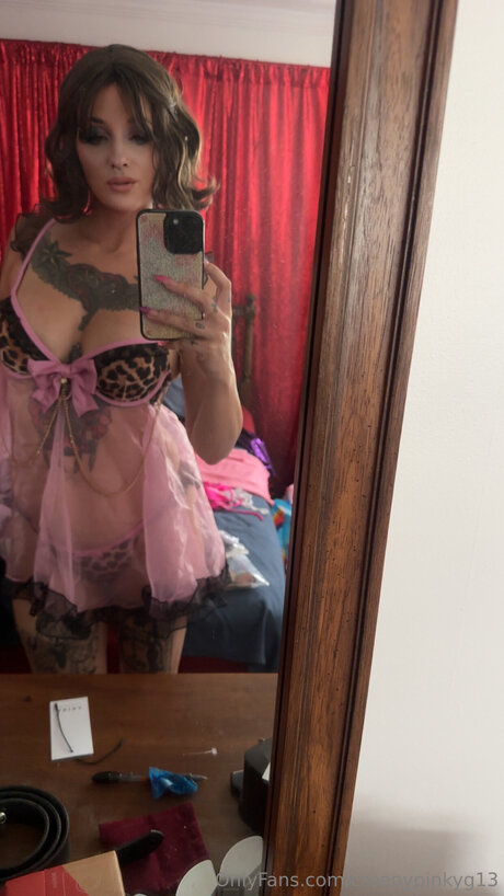 Photo nue de fuite OnlyFans de Creepypinkyg13