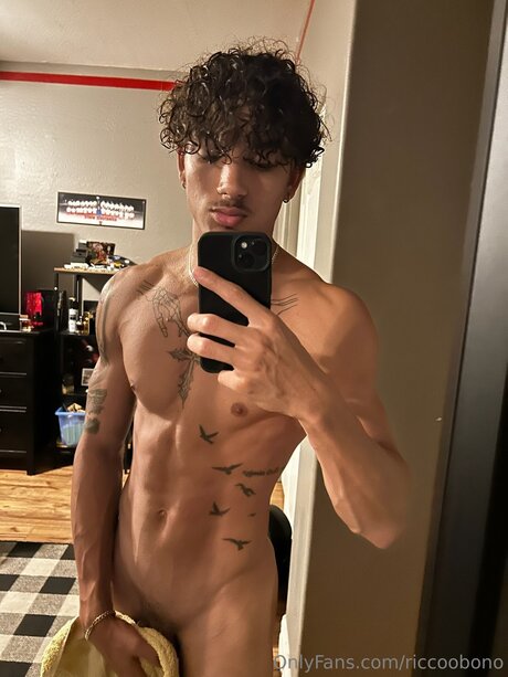 Photo nue de fuite OnlyFans de Riccoobono