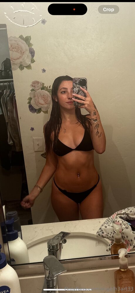 Photo nue de fuite OnlyFans de Angelh3art33