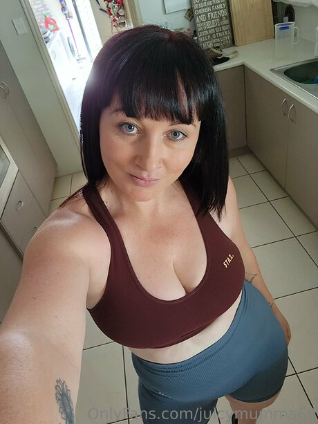 Photo nue de fuite OnlyFans de Juicymumma69