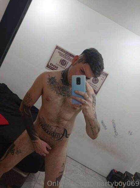 Photo nue de fuite OnlyFans de Partyboy069