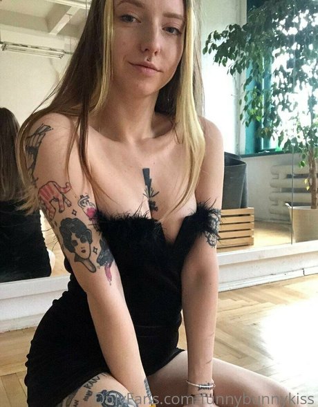Funnybunnykiss