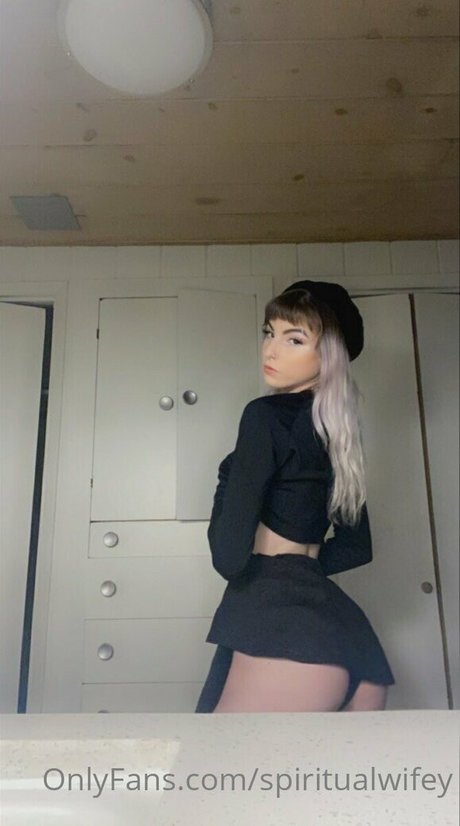 Photo nue de fuite OnlyFans de Spiritualwifey