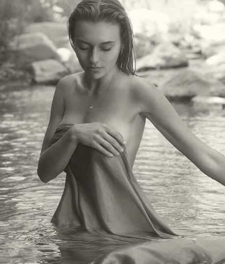 Photo nue de fuite OnlyFans de Ella Kernkamp