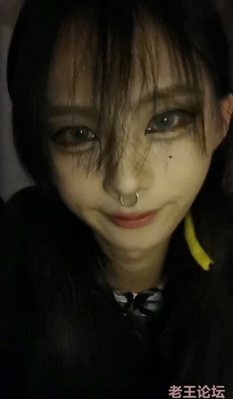 Photo nue de fuite OnlyFans de Brokenbowle