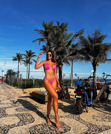 Photo nue de fuite OnlyFans de Larissa Dalpasquale