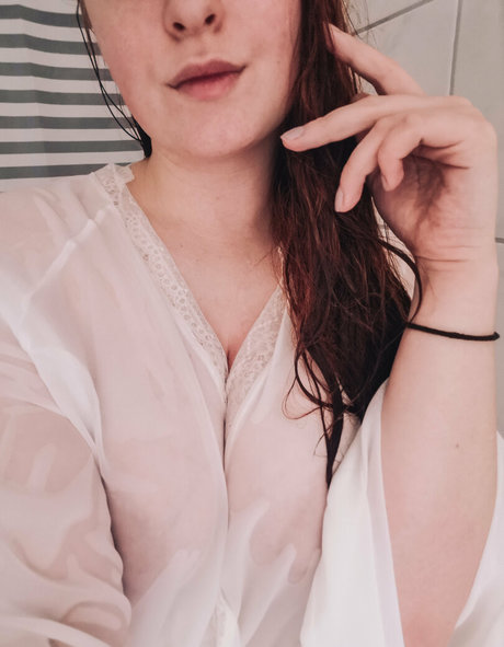 Photo nue de fuite OnlyFans de Doenill