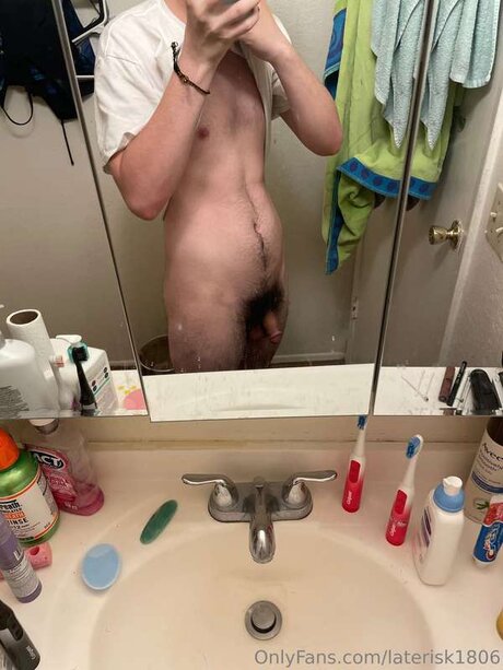 Photo nue de fuite OnlyFans de Mopwho2714