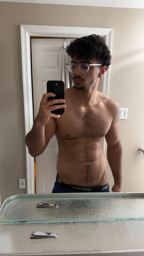 Photo nue de fuite OnlyFans de Arianfzn