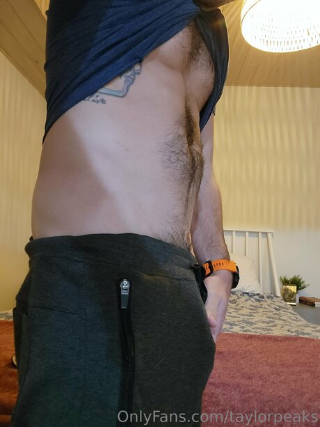 Photo nue de fuite OnlyFans de Taylorpeaks