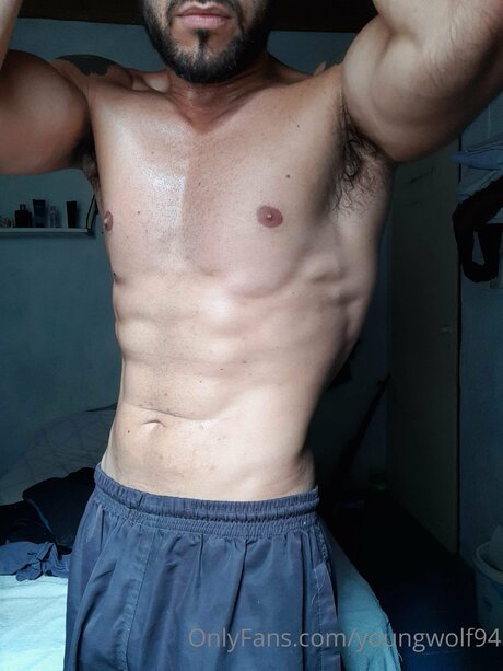 Photo nue de fuite OnlyFans de Youngwolf94