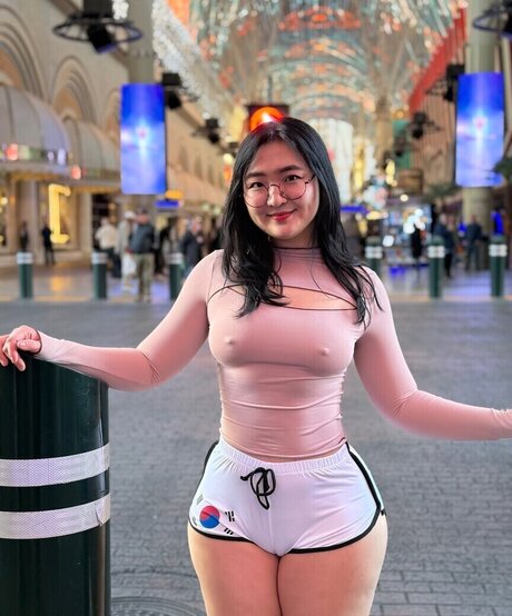 Aroomi Kim