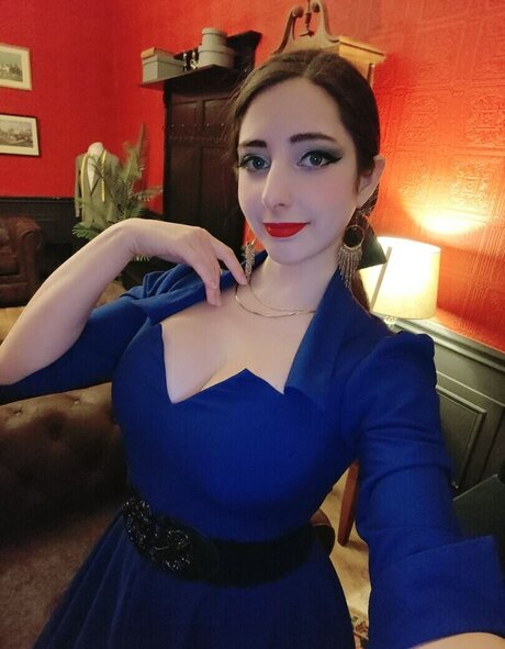 Mikomi Hokina