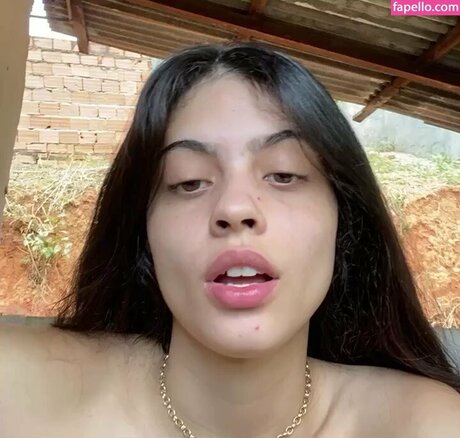 Menina Veneno