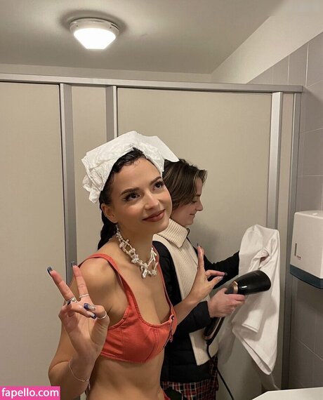 Nina Chuba