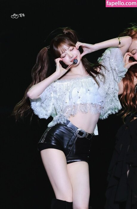 Hong Eunchae 