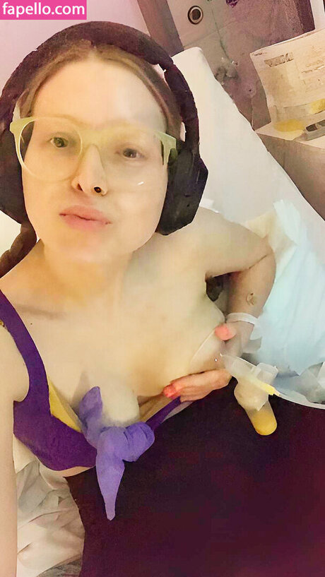 Photo nue de fuite OnlyFans de Jessie Cave