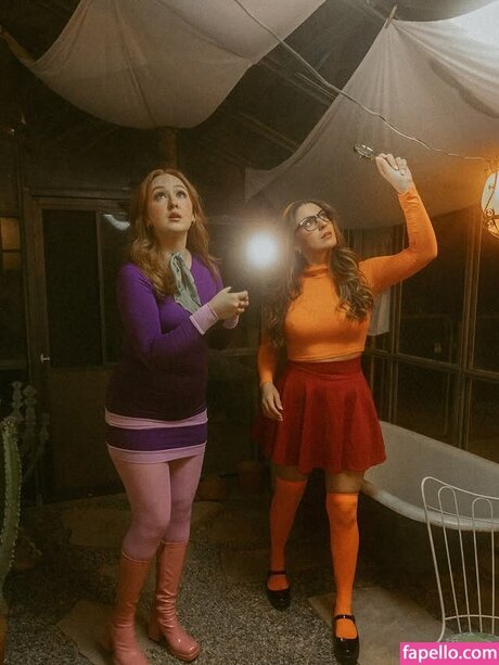 Velma & Daphne Cosplay