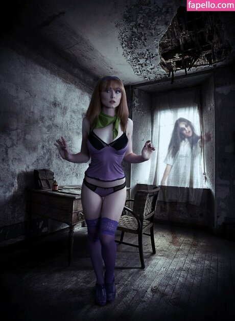 Velma & Daphne Cosplay