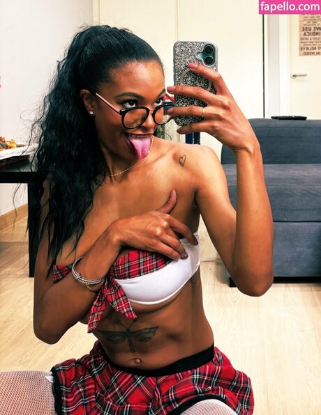 Photo nue de fuite OnlyFans de Itszurihill