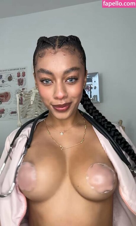 Photo nue de fuite OnlyFans de Antnia Mackenzie