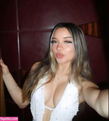 Photo nue de fuite OnlyFans de Yessseeeniiaa